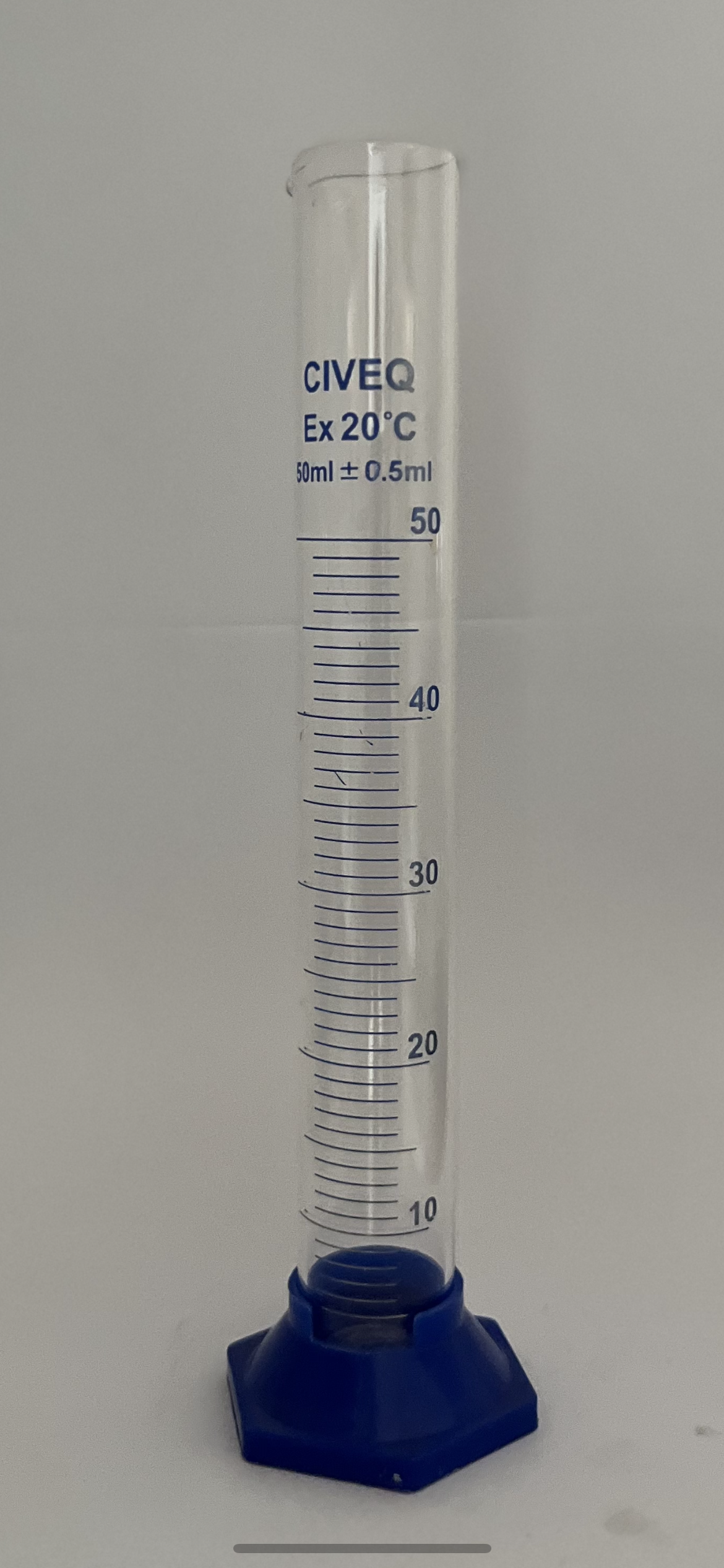 PROBETA GRADUADA DE VIDRIO CON BASE DE PLASTICO 50ml.